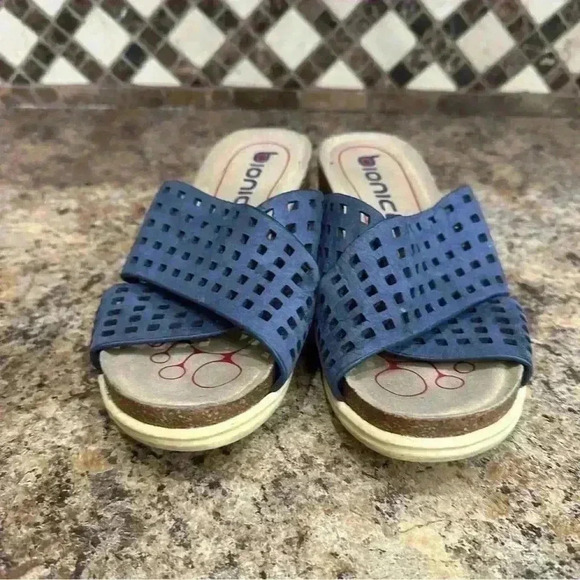 Bionica Women's Blue Leather Slip On Cross Strap Sandals Ladies size 6 Comfort - Picture 4 of 7